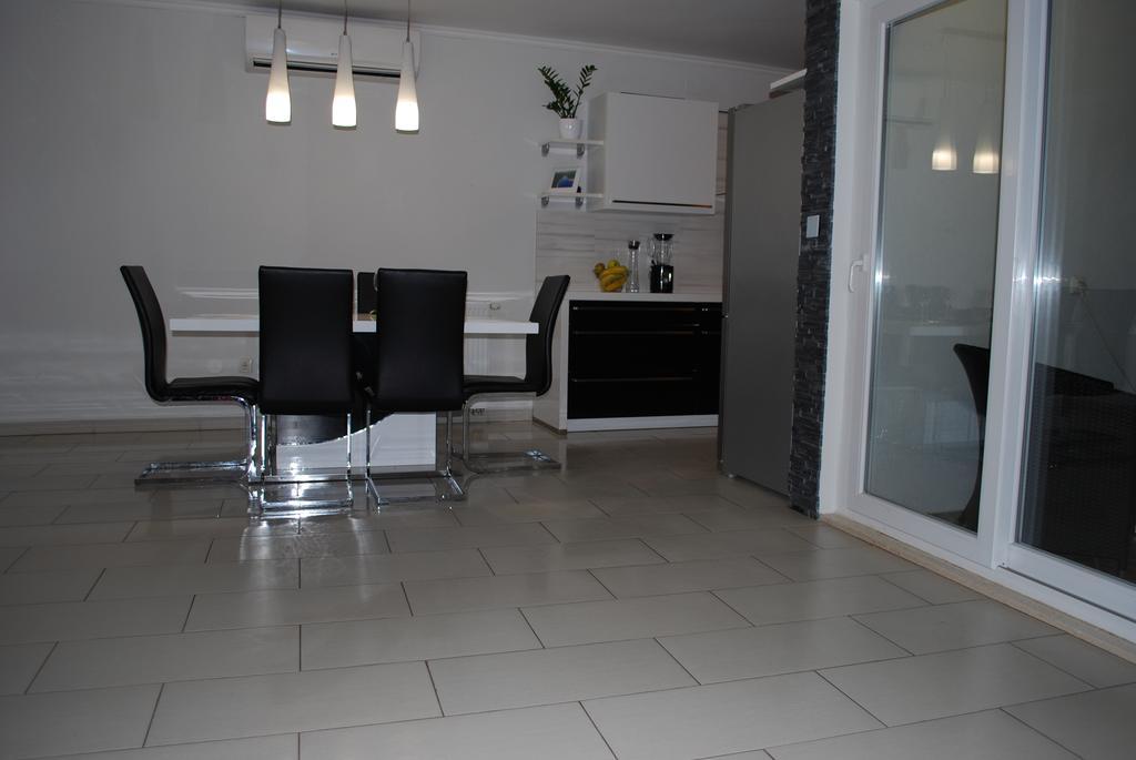 R&N Apartment Zavalatica Eksteriør bilde